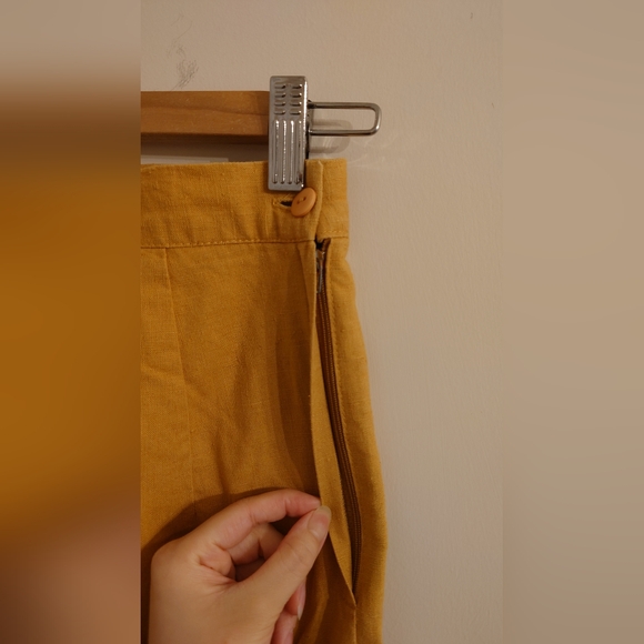 Vintage Linen Mustard Yellow Le Chateau Skirt, Made in Canada - Picture 3 of 7